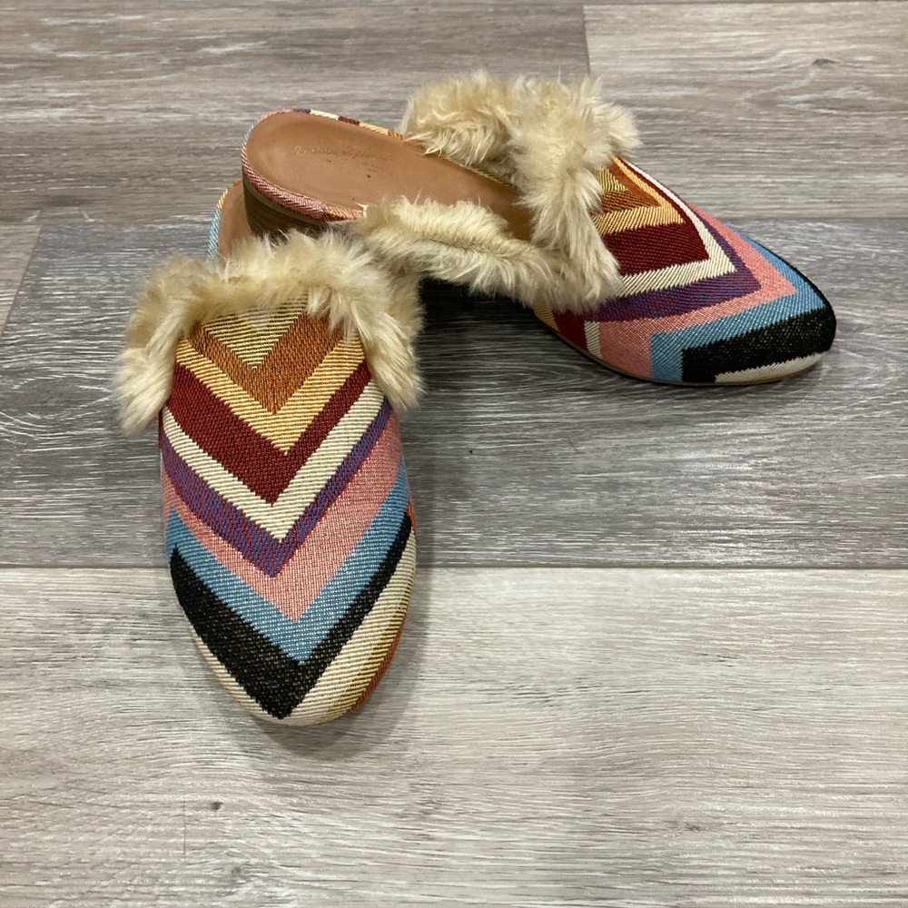 Universal Thread Colorful Slip on Shoes with a Small Heel Size 6